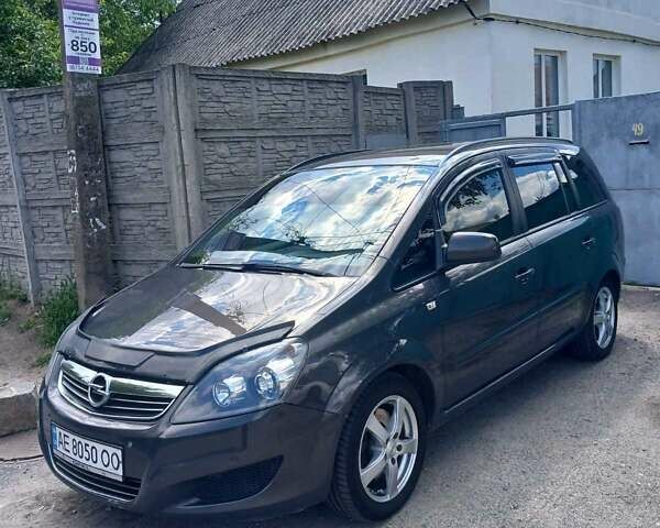 Серый Опель Зафира, объемом двигателя 1.7 л и пробегом 240 тыс. км за 8500 $, фото 10 на Automoto.ua
