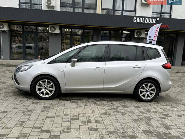 Серый Опель Зафира, объемом двигателя 1.96 л и пробегом 202 тыс. км за 7999 $, фото 3 на Automoto.ua