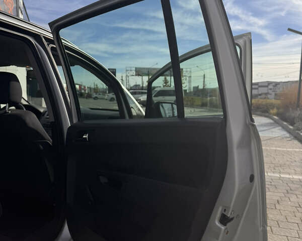 Серый Опель Зафира, объемом двигателя 1.7 л и пробегом 204 тыс. км за 8700 $, фото 23 на Automoto.ua