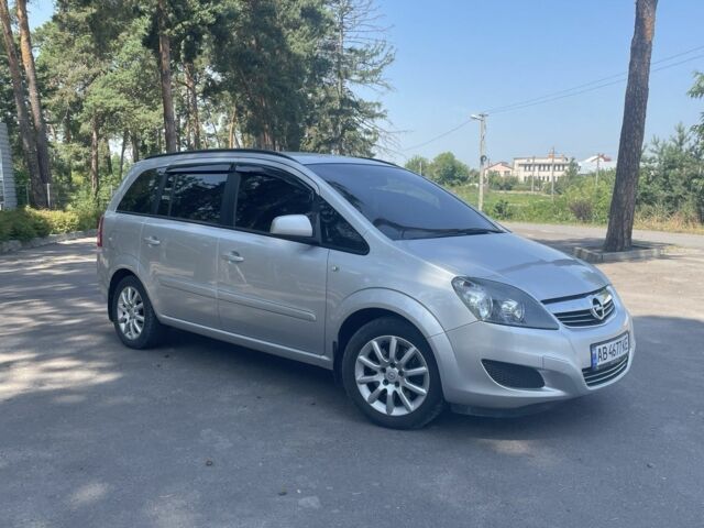 Серый Опель Зафира, объемом двигателя 1.7 л и пробегом 2 тыс. км за 7500 $, фото 2 на Automoto.ua
