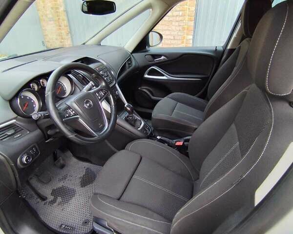 Опель Зафира 2013 в Луцке на Automoto.ua Серый Опель Зафира, объемом двигателя 2 л и пробегом 209 тыс. км за 9900 $, фото 6 на Automoto.ua