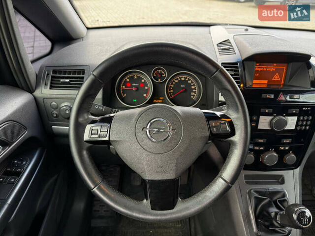 Сірий Опель Зафіра, об'ємом двигуна 1.7 л та пробігом 252 тис. км за 7999 $, фото 9 на Automoto.ua