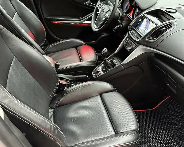 Серый Опель Зафира, объемом двигателя 1.96 л и пробегом 202 тыс. км за 7999 $, фото 16 на Automoto.ua