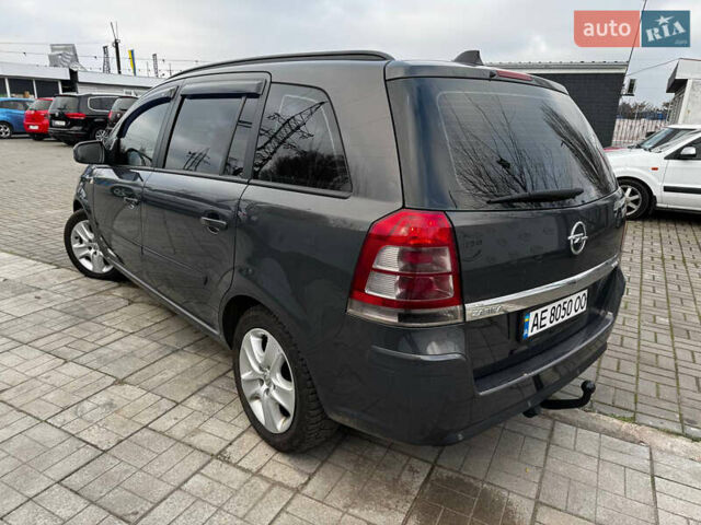Сірий Опель Зафіра, об'ємом двигуна 1.7 л та пробігом 252 тис. км за 7999 $, фото 3 на Automoto.ua