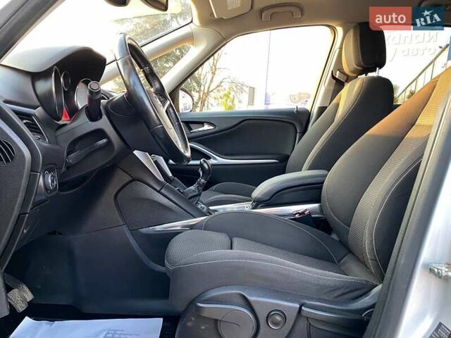 Серый Опель Зафира, объемом двигателя 2 л и пробегом 306 тыс. км за 9700 $, фото 9 на Automoto.ua