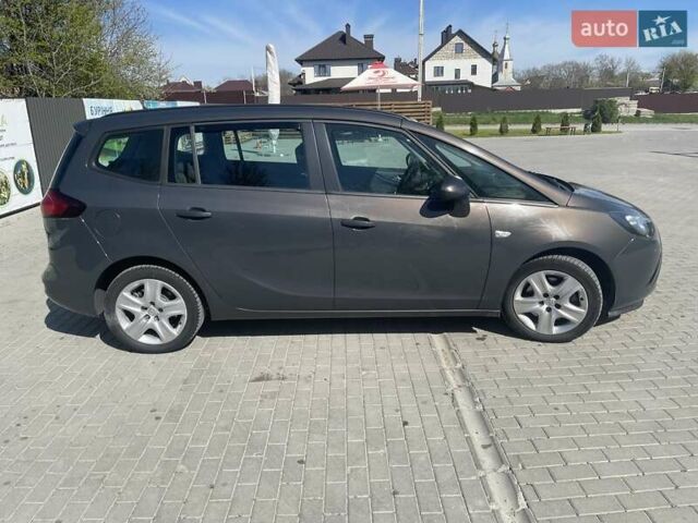 Серый Опель Зафира, объемом двигателя 2 л и пробегом 220 тыс. км за 10750 $, фото 6 на Automoto.ua