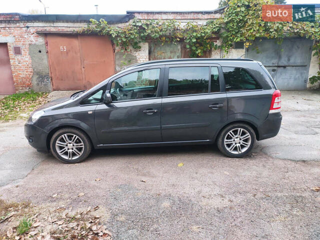 Серый Опель Зафира, объемом двигателя 1.8 л и пробегом 237 тыс. км за 8600 $, фото 3 на Automoto.ua