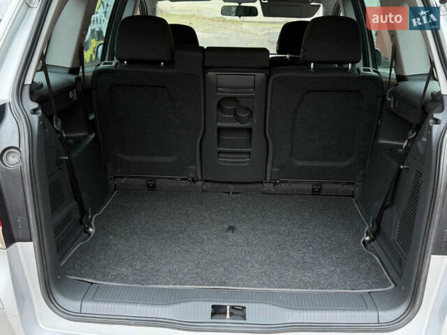 Серый Опель Зафира, объемом двигателя 1.8 л и пробегом 220 тыс. км за 7850 $, фото 33 на Automoto.ua