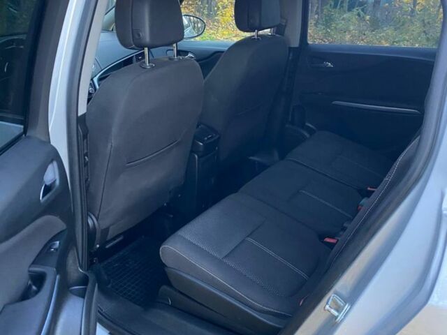 Серый Опель Зафира, объемом двигателя 2 л и пробегом 304 тыс. км за 9300 $, фото 7 на Automoto.ua