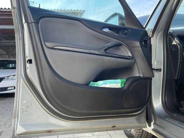 Серый Опель Зафира, объемом двигателя 0 л и пробегом 222 тыс. км за 5900 $, фото 14 на Automoto.ua