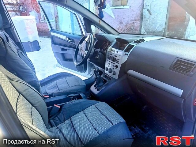 Серый Опель Зафира, объемом двигателя 1.7 л и пробегом 259 тыс. км за 8799 $, фото 9 на Automoto.ua