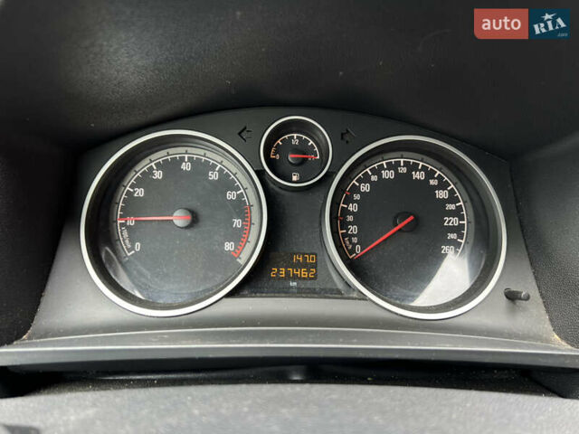 Серый Опель Зафира, объемом двигателя 1.8 л и пробегом 237 тыс. км за 8600 $, фото 9 на Automoto.ua