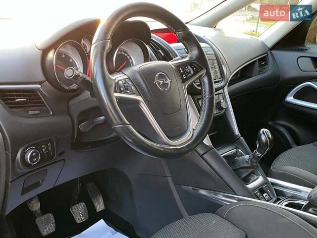 Серый Опель Зафира, объемом двигателя 2 л и пробегом 306 тыс. км за 9700 $, фото 14 на Automoto.ua