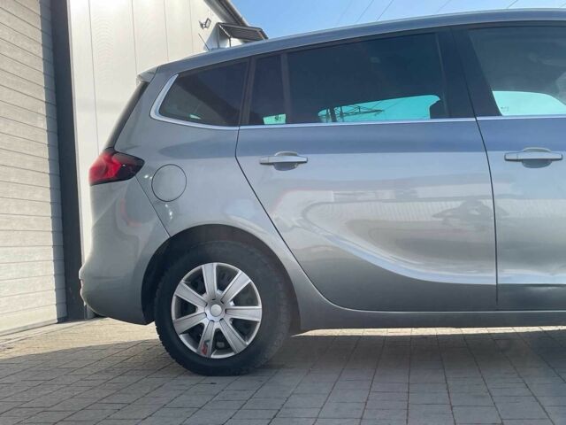 Серый Опель Зафира, объемом двигателя 0 л и пробегом 222 тыс. км за 5900 $, фото 6 на Automoto.ua