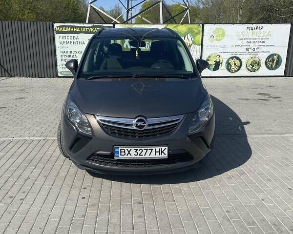 Серый Опель Зафира, объемом двигателя 2 л и пробегом 220 тыс. км за 10750 $, фото 3 на Automoto.ua