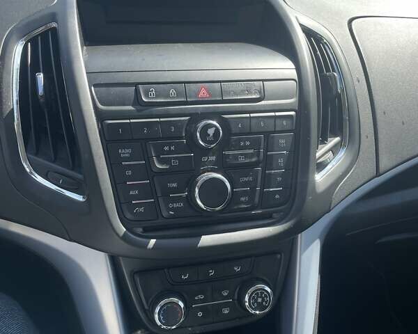 Серый Опель Зафира, объемом двигателя 2 л и пробегом 220 тыс. км за 10750 $, фото 42 на Automoto.ua