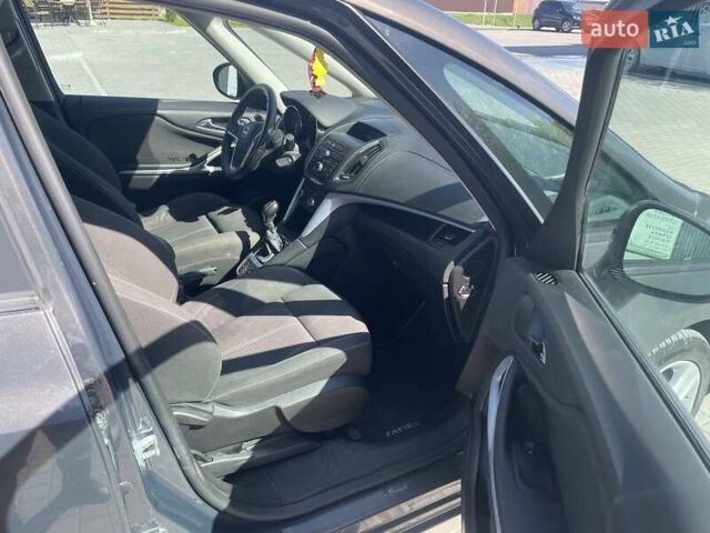 Серый Опель Зафира, объемом двигателя 2 л и пробегом 220 тыс. км за 10750 $, фото 16 на Automoto.ua