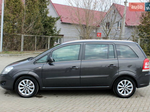 Серый Опель Зафира, объемом двигателя 1.7 л и пробегом 250 тыс. км за 8200 $, фото 36 на Automoto.ua