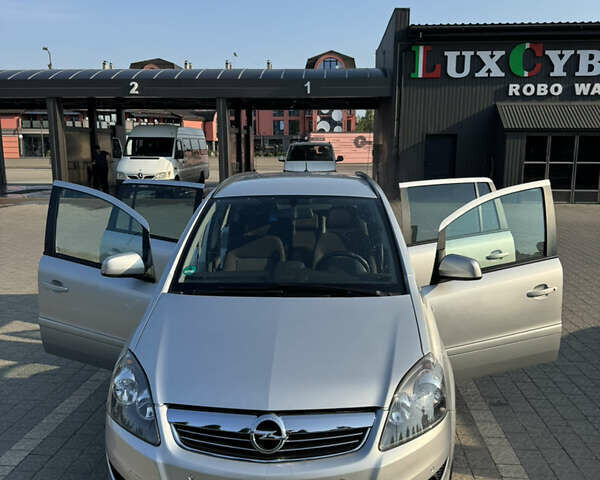 Сірий Опель Зафіра, об'ємом двигуна 1.8 л та пробігом 206 тис. км за 9200 $, фото 14 на Automoto.ua