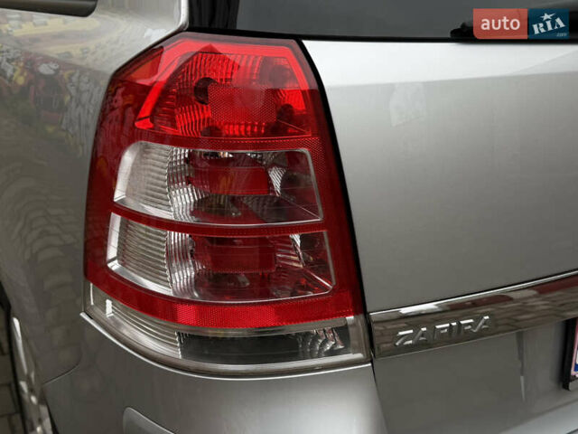 Серый Опель Зафира, объемом двигателя 1.8 л и пробегом 220 тыс. км за 7850 $, фото 8 на Automoto.ua
