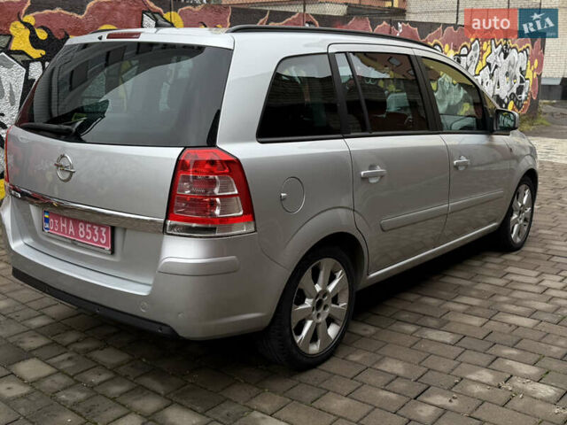 Серый Опель Зафира, объемом двигателя 1.8 л и пробегом 220 тыс. км за 7850 $, фото 6 на Automoto.ua