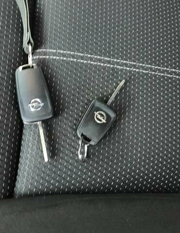 Серый Опель Зафира, объемом двигателя 1.96 л и пробегом 190 тыс. км за 11600 $, фото 11 на Automoto.ua