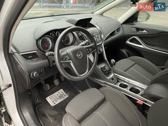 Серый Опель Зафира, объемом двигателя 2 л и пробегом 213 тыс. км за 6900 $, фото 15 на Automoto.ua