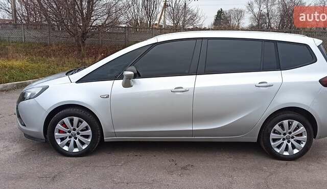 Серый Опель Зафира, объемом двигателя 1.96 л и пробегом 190 тыс. км за 11600 $, фото 2 на Automoto.ua