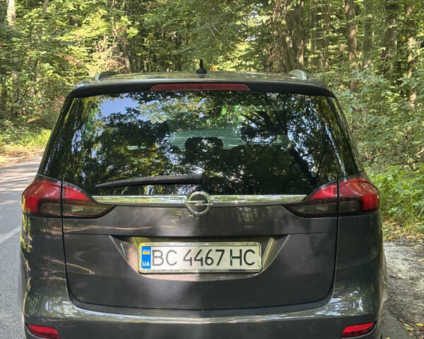 Серый Опель Зафира, объемом двигателя 1.6 л и пробегом 198 тыс. км за 9300 $, фото 5 на Automoto.ua