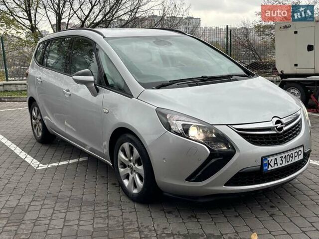 Серый Опель Зафира, объемом двигателя 2 л и пробегом 213 тыс. км за 6900 $, фото 1 на Automoto.ua