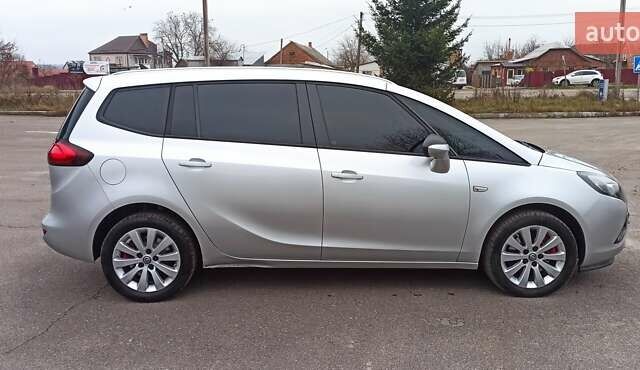 Серый Опель Зафира, объемом двигателя 1.96 л и пробегом 190 тыс. км за 11600 $, фото 3 на Automoto.ua