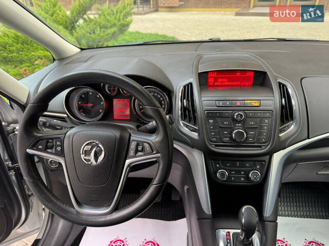 Серый Опель Зафира, объемом двигателя 2 л и пробегом 195 тыс. км за 11500 $, фото 18 на Automoto.ua