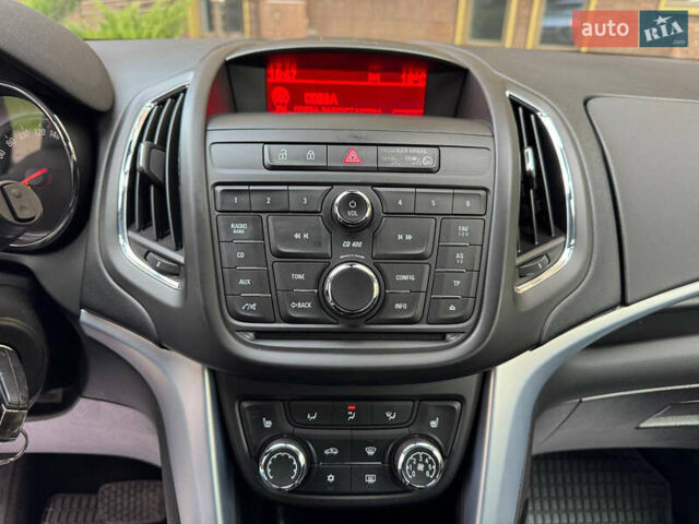 Серый Опель Зафира, объемом двигателя 2 л и пробегом 195 тыс. км за 11500 $, фото 22 на Automoto.ua