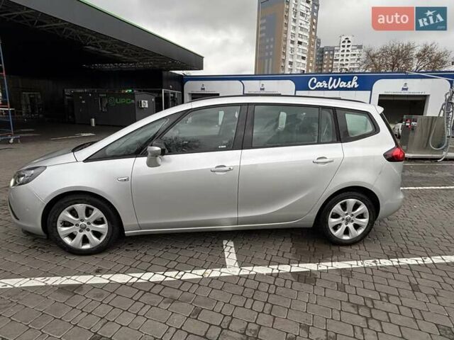 Серый Опель Зафира, объемом двигателя 2 л и пробегом 213 тыс. км за 6900 $, фото 3 на Automoto.ua