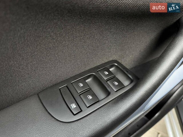 Серый Опель Зафира, объемом двигателя 2 л и пробегом 195 тыс. км за 11500 $, фото 21 на Automoto.ua