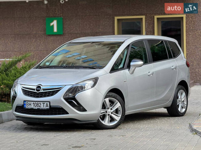 Серый Опель Зафира, объемом двигателя 2 л и пробегом 195 тыс. км за 11500 $, фото 2 на Automoto.ua