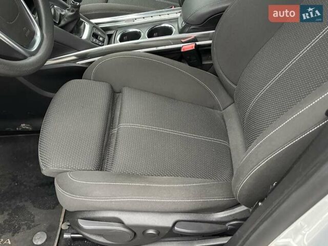 Серый Опель Зафира, объемом двигателя 2 л и пробегом 213 тыс. км за 6900 $, фото 13 на Automoto.ua