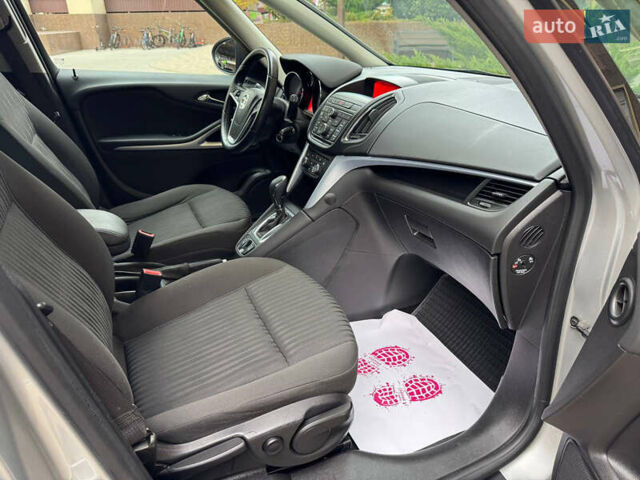 Серый Опель Зафира, объемом двигателя 2 л и пробегом 195 тыс. км за 11500 $, фото 29 на Automoto.ua