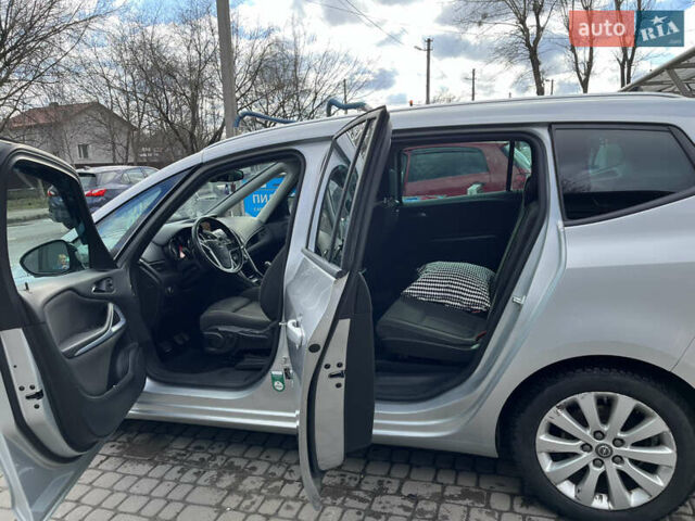 Серый Опель Зафира, объемом двигателя 1.6 л и пробегом 210 тыс. км за 10500 $, фото 2 на Automoto.ua