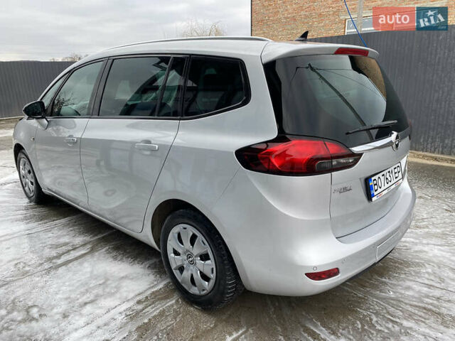 Сірий Опель Зафіра, об'ємом двигуна 1.6 л та пробігом 223 тис. км за 10500 $, фото 8 на Automoto.ua