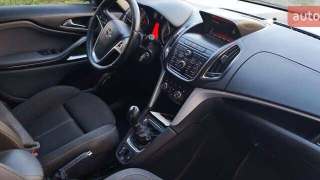 Серый Опель Зафира, объемом двигателя 1.6 л и пробегом 269 тыс. км за 11500 $, фото 18 на Automoto.ua