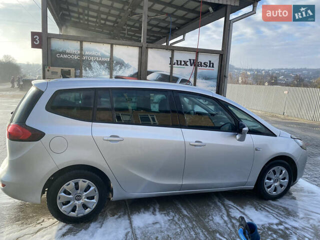 Сірий Опель Зафіра, об'ємом двигуна 1.6 л та пробігом 223 тис. км за 10500 $, фото 3 на Automoto.ua