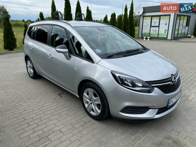 Серый Опель Зафира, объемом двигателя 1.6 л и пробегом 245 тыс. км за 11500 $, фото 1 на Automoto.ua