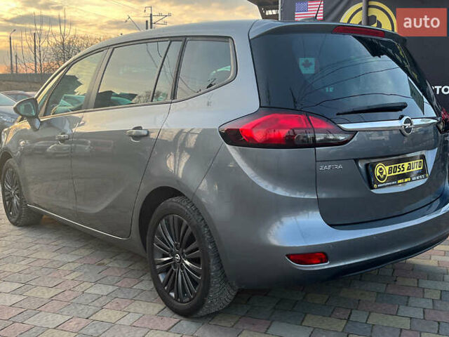 Сірий Опель Зафіра, об'ємом двигуна 1.6 л та пробігом 167 тис. км за 13600 $, фото 4 на Automoto.ua