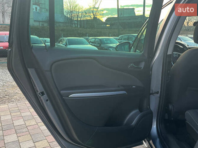 Сірий Опель Зафіра, об'ємом двигуна 1.6 л та пробігом 167 тис. км за 13600 $, фото 13 на Automoto.ua