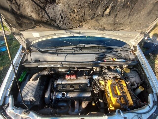 Серый Опель Зафира, объемом двигателя 1.8 л и пробегом 500 тыс. км за 2152 $, фото 4 на Automoto.ua