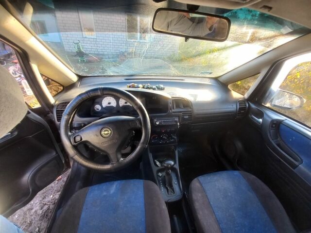 Серый Опель Зафира, объемом двигателя 1.8 л и пробегом 500 тыс. км за 2152 $, фото 5 на Automoto.ua