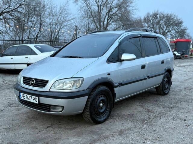 Серый Опель Зафира, объемом двигателя 1.8 л и пробегом 400 тыс. км за 4000 $, фото 3 на Automoto.ua