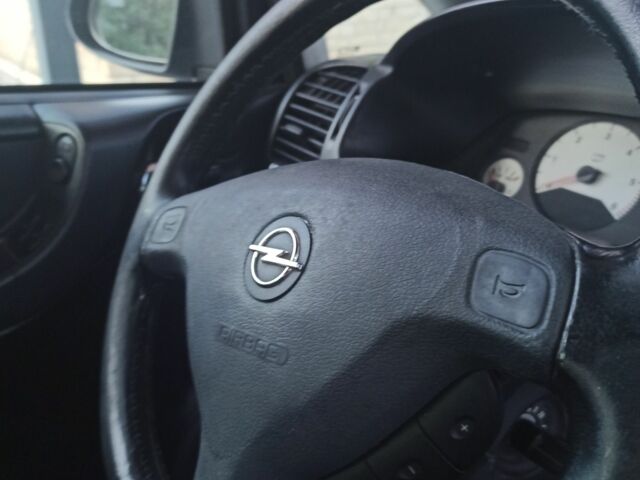 Серый Опель Зафира, объемом двигателя 2 л и пробегом 382 тыс. км за 3500 $, фото 7 на Automoto.ua