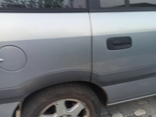 Серый Опель Зафира, объемом двигателя 2 л и пробегом 382 тыс. км за 3500 $, фото 4 на Automoto.ua